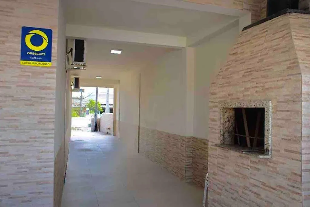 Holiday home Linda Casa Com Piscina E Jacuzzi Na Pinheira Para 12 Pessoas