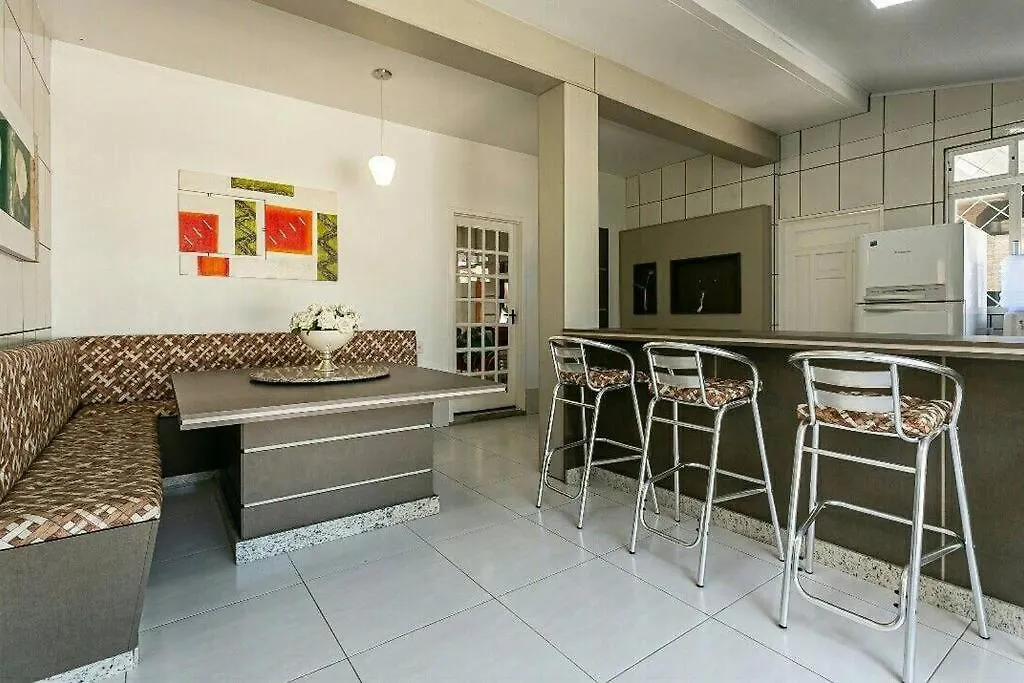 Linda Casa Com Piscina E Jacuzzi Na Pinheira Para 12 Pessoas