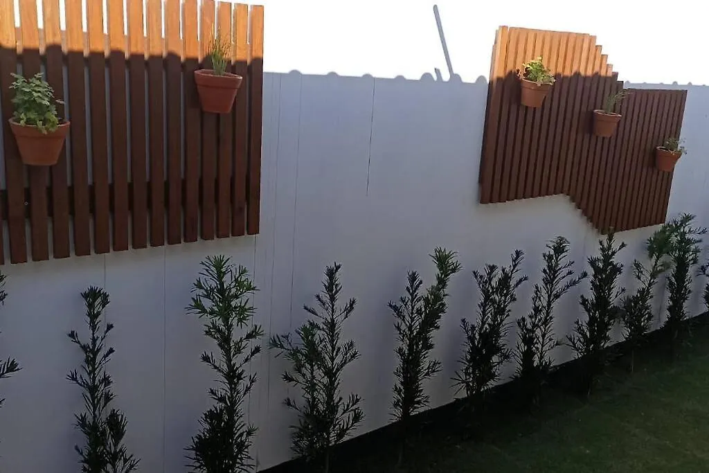 Holiday home Linda Casa Com Piscina E Jacuzzi Na Pinheira Para 12 Pessoas