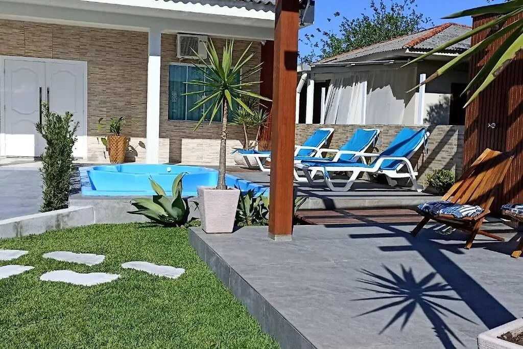 Linda Casa Com Piscina E Jacuzzi Na Pinheira Para 12 Pessoas