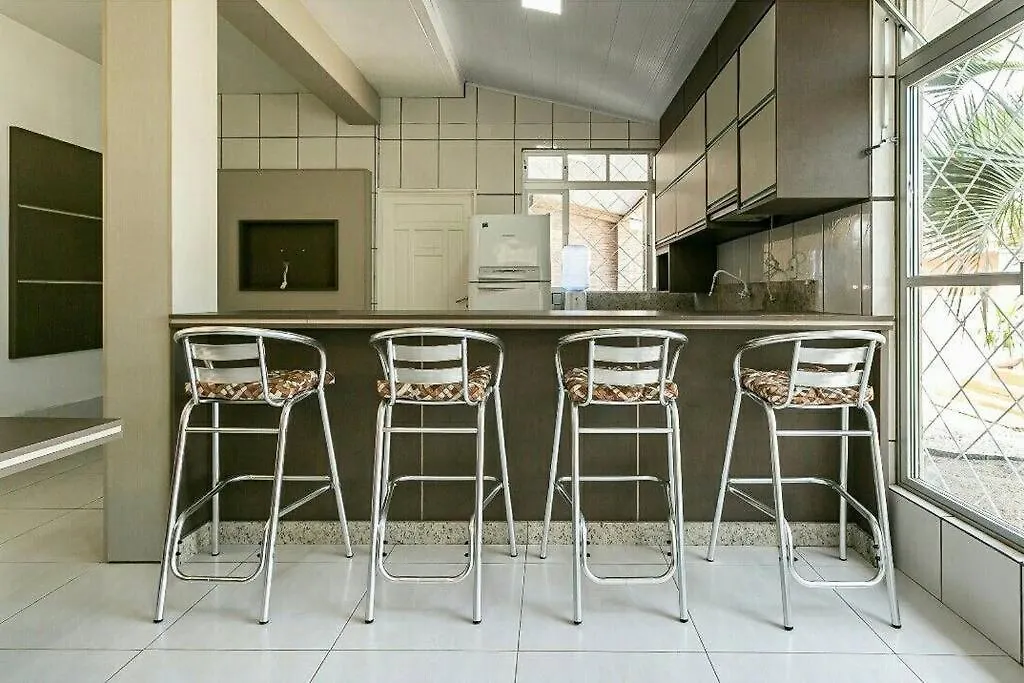 Linda Casa Com Piscina E Jacuzzi Na Pinheira Para 12 Pessoas
